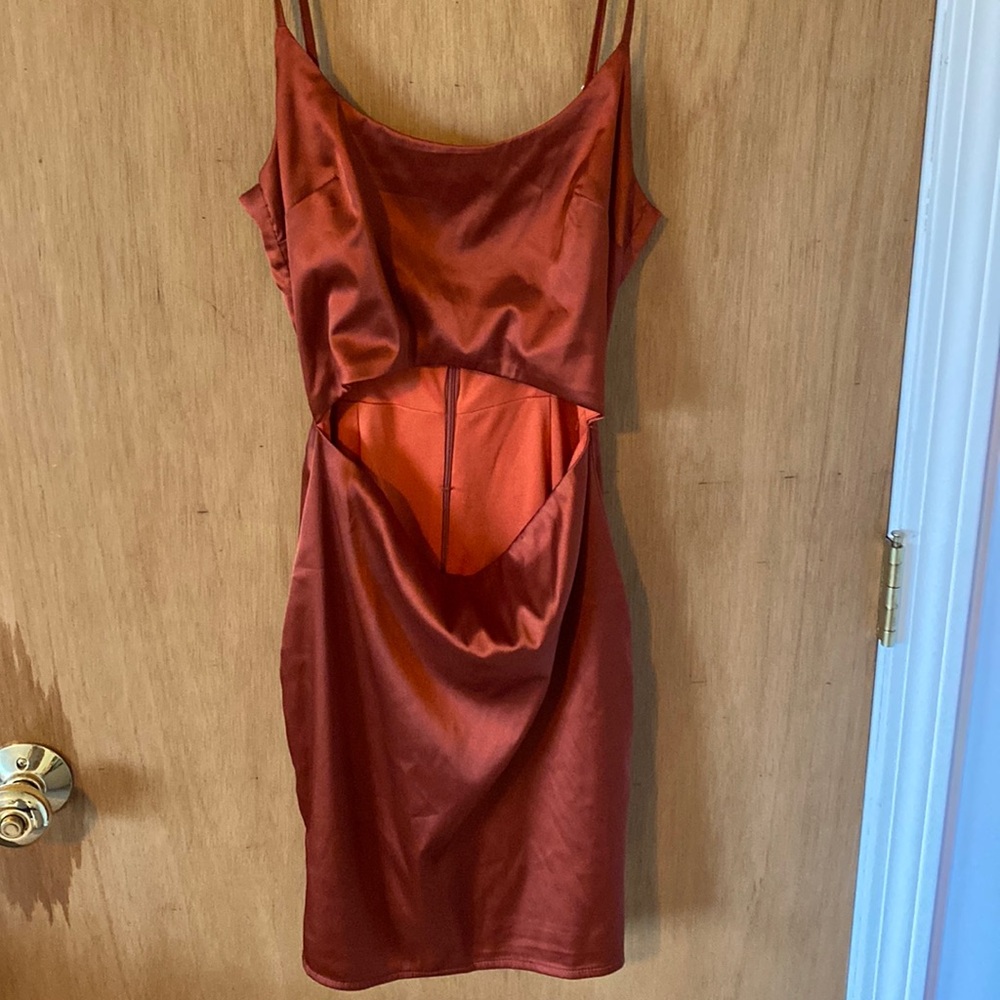 Burgundy red dress only worn once size 4 perfect for fall from misguided